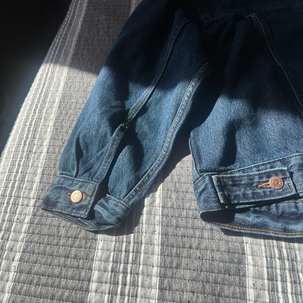 ‘90s TRUCKER JACKET Levi's Classic Blue Jean Jacket - Picture 9 of 13